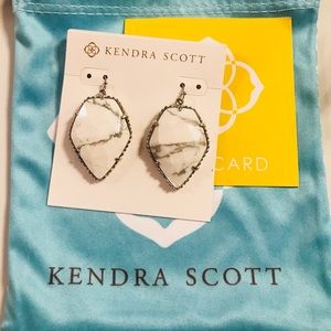KENDRA SCOTT Corley Drop Earrings